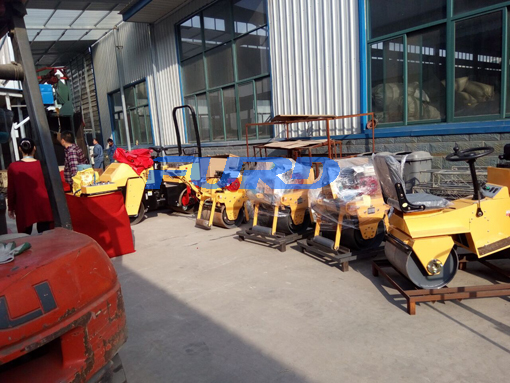 福瑞得機械座駕壓路機，手扶壓路機，小型灌縫機，井蓋切割機及時發(fā)貨