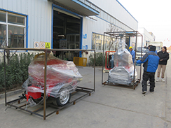 福瑞得機械1臺灌縫機，1臺移動燈車，一臺馬路吹風機打包裝柜出口新加坡